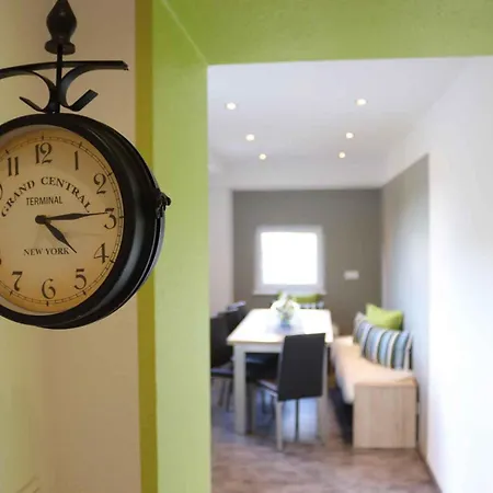 Apartment Schanze 17 *