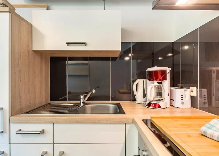 Apartment Schanze 17 *